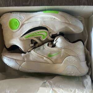 Nike Kids' Cream and Neon Green Sneakers